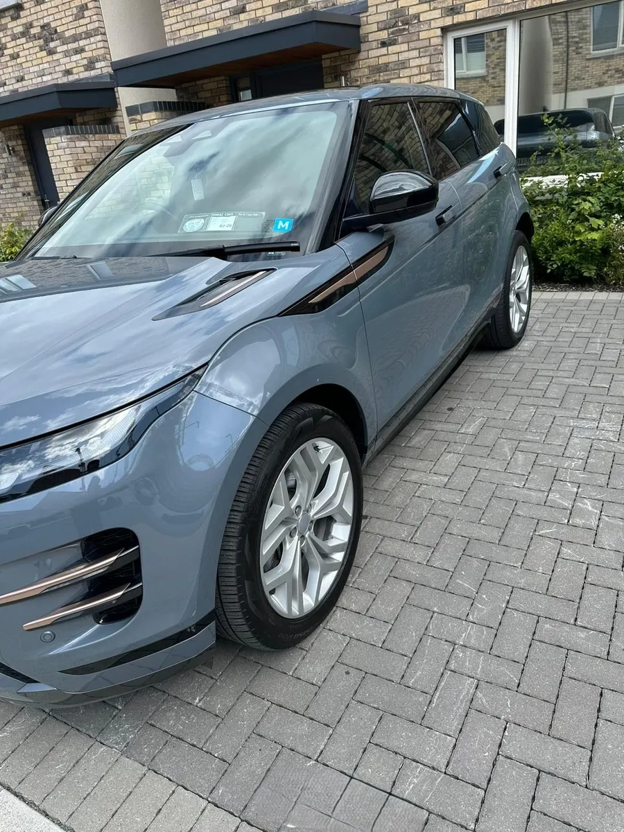 2022 Range Rover Evoque R-Dynamic P300e High Spec - Image 4