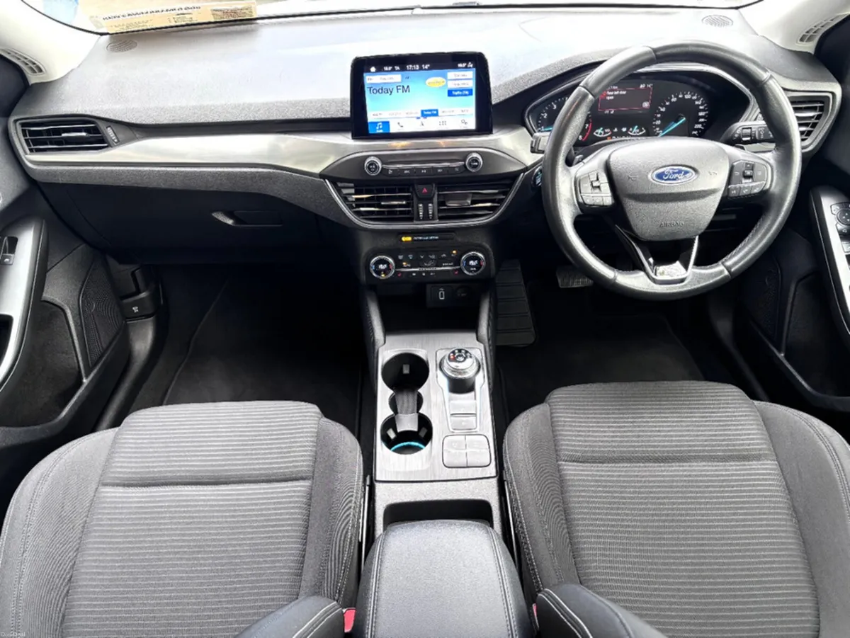Ford Focus TITANIUM 1.0 125PS AUTO 5DR - Image 5