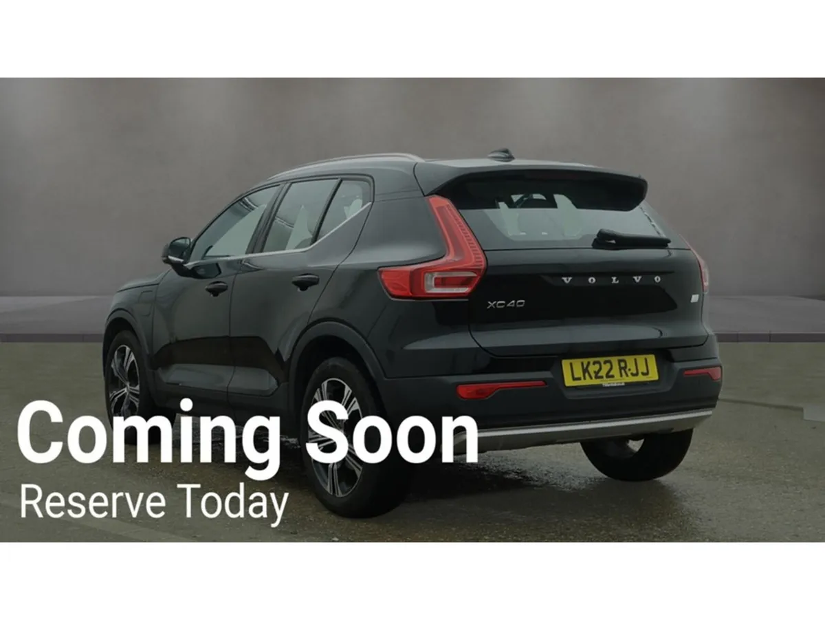 Volvo XC40 T4 INSCRIPTION (BLOND LEATHER / HUGE SP - Image 3