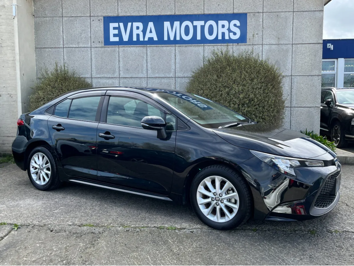 Toyota Corolla S HYBRID AUTOMATIC SALOON 1.8 PETRO - Image 3