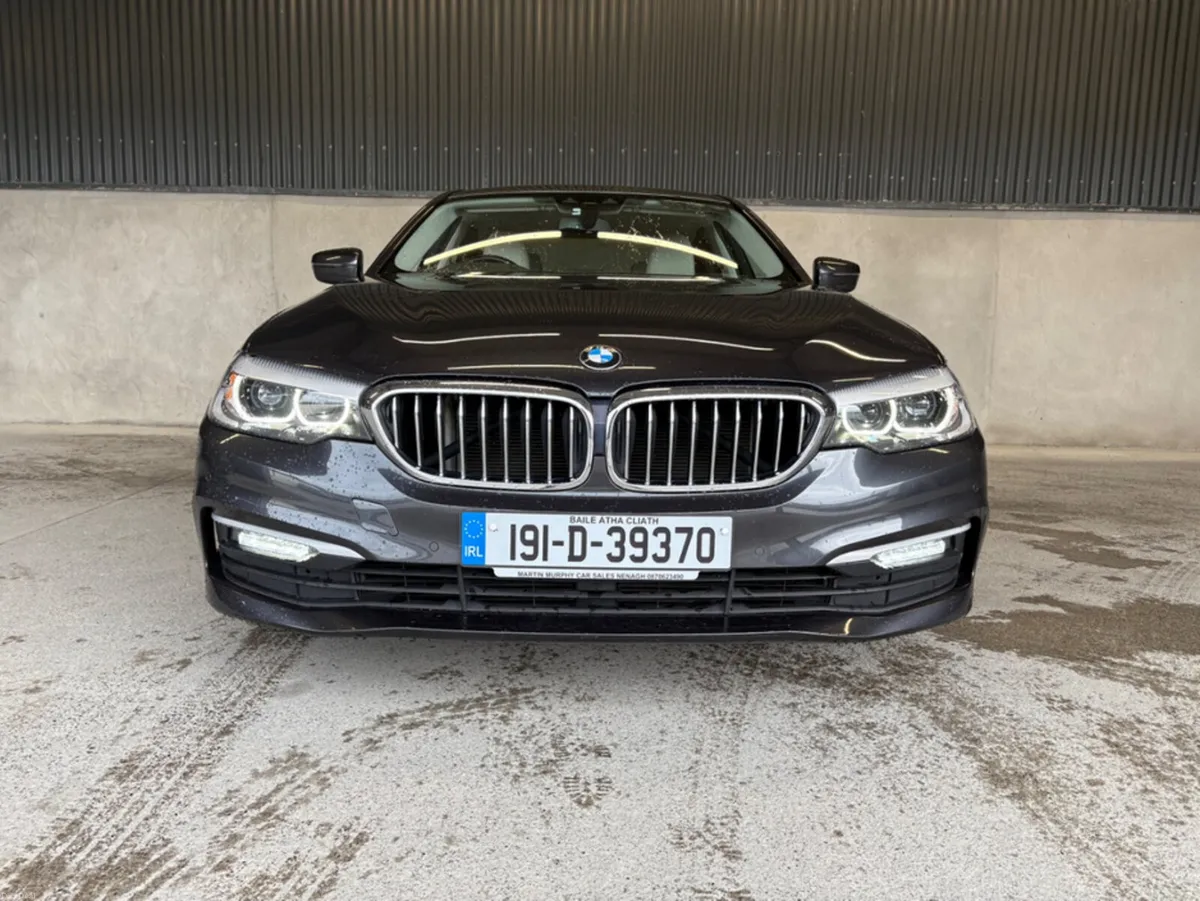 BMW 5-Series 520D SE AUT0 * LOW KMS * - Image 4