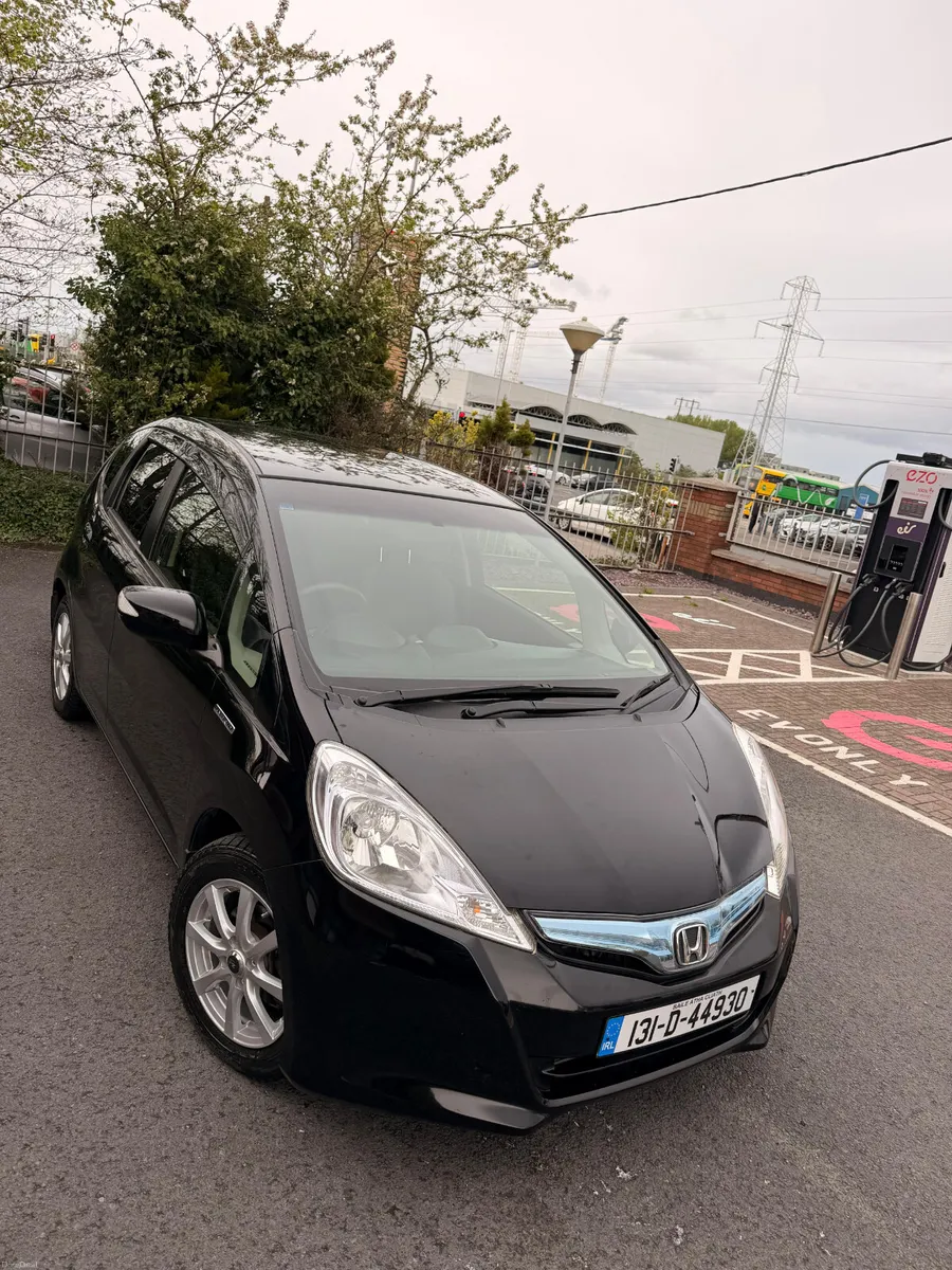 Honda Fit 2013 Automatic - Image 3