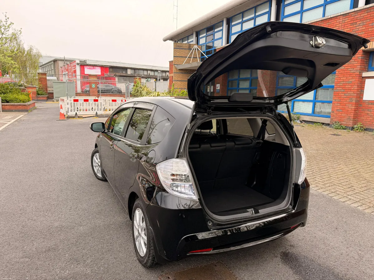 Honda Fit 2013 Automatic - Image 2