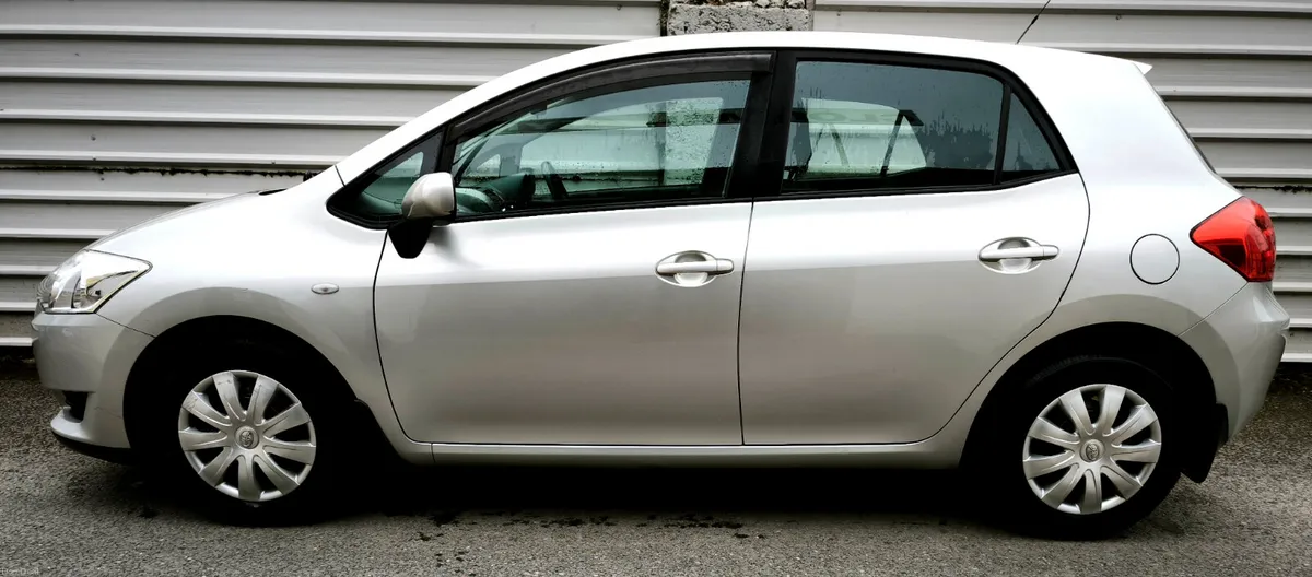 Toyota Auris 2008 1.4 petrol - Image 3
