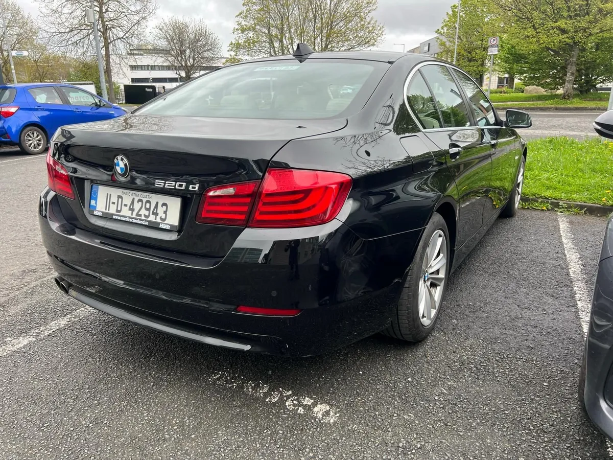 BMW 5-Series 2011 - Image 4