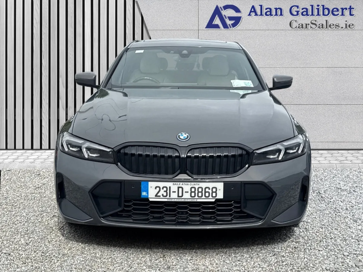 BMW 3-Series M-Sport Plug In Hybrid  AUTO - Image 4