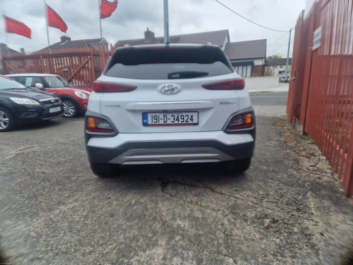 Hyundai KONA KAUAI EXECUTIVE 5DR - Image 4