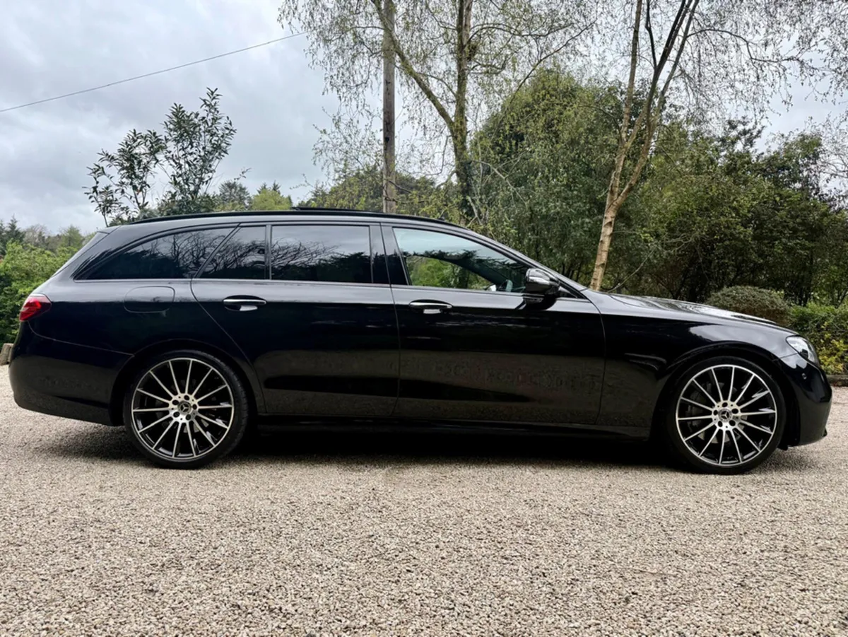 Mercedes-Benz E-Class 220D AMG LINE PREMIUM PLUS N - Image 3