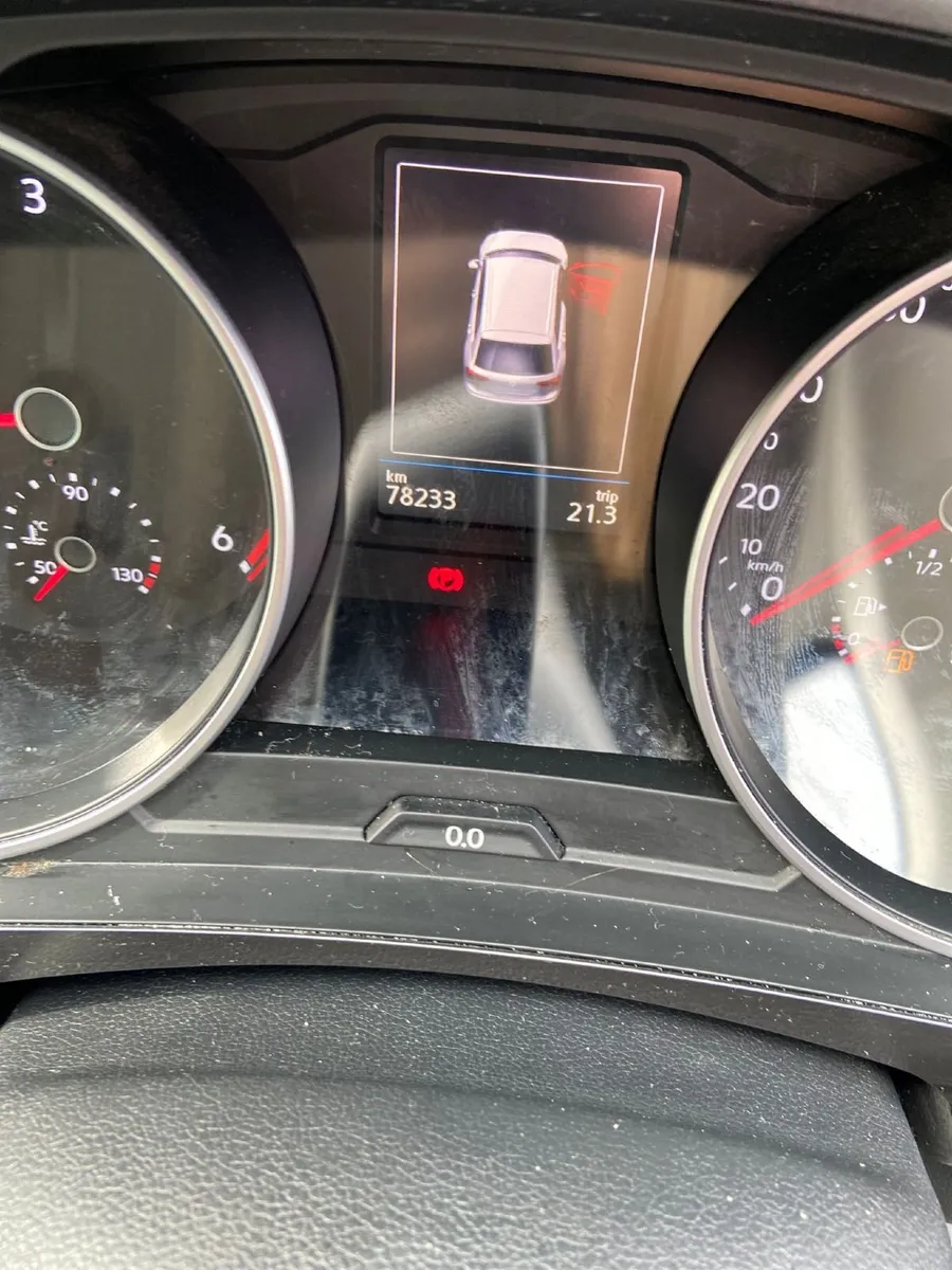 Volkswagen Tiguan 2021 - Image 2