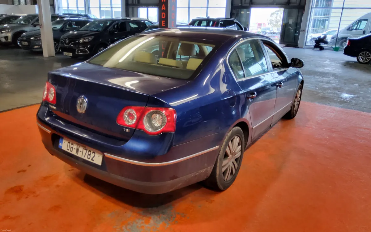 Volkswagen Passat 2008 - Image 4