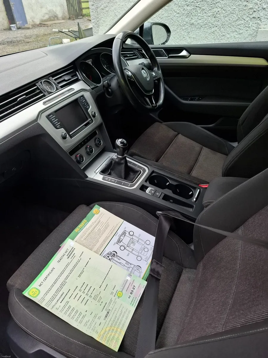 Volkswagen Passat 2016 - Image 4