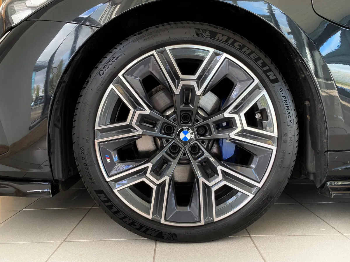 BMW 5-Series 2025 530e M Sport - Image 6