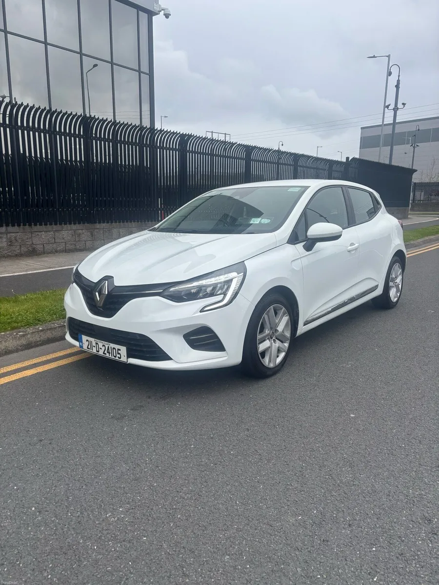 2021 Renault Clio - Image 2