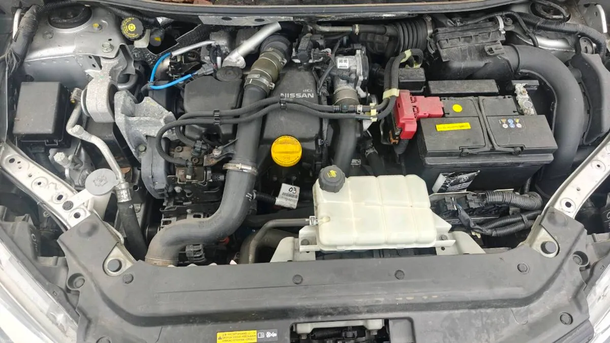 2016 Nissan Pulsar Passenger Swivel Seat - Image 3