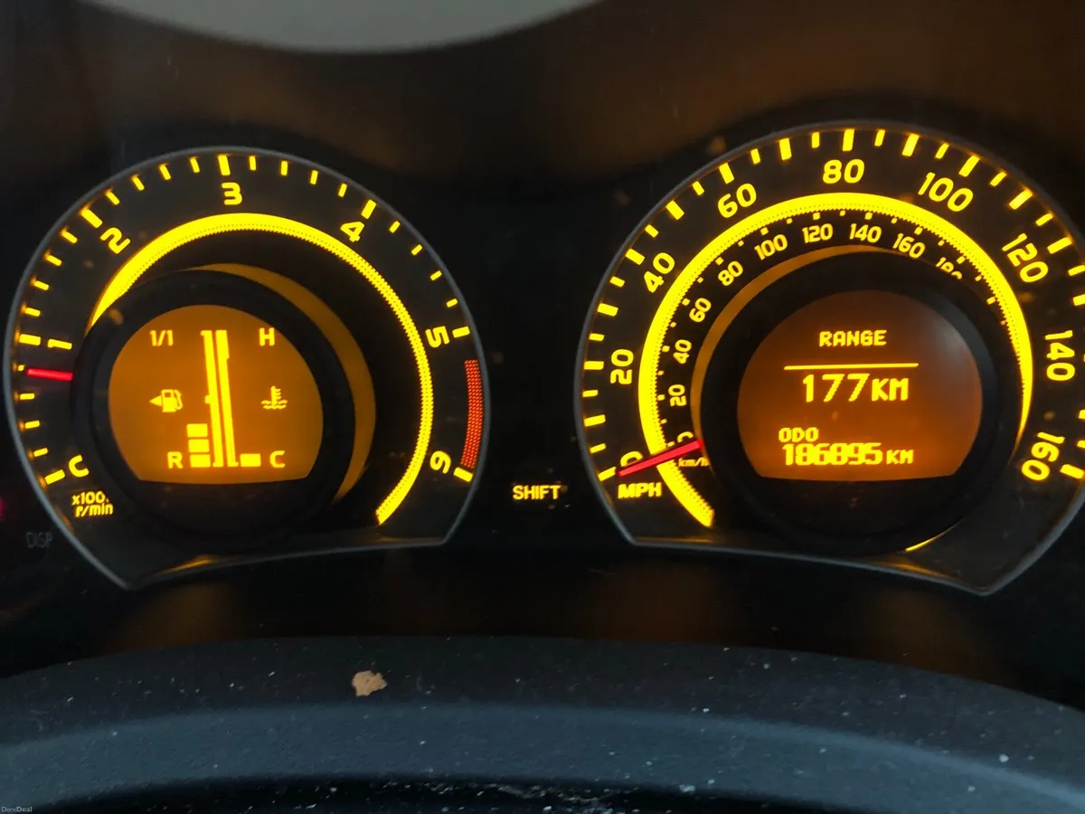 Toyota Auris 2008 - Image 2