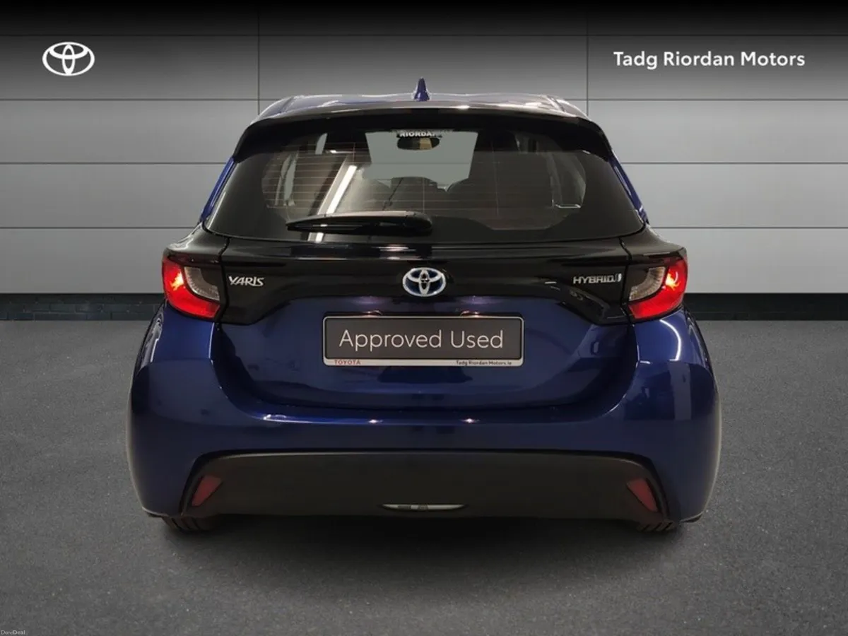 Toyota Yaris 1.5 HYBRID LUNA 4DR AUTO - Image 4