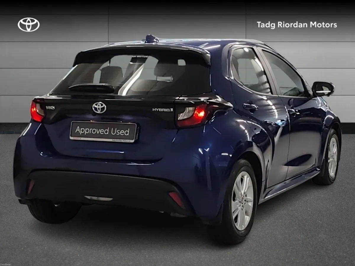 Toyota Yaris 1.5 HYBRID LUNA 4DR AUTO - Image 2