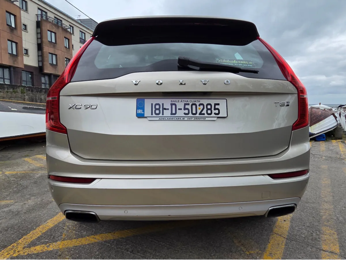 Volvo XC90 T8 MOMENTUM PRO 5DR AUTO 2.0 A - Image 4