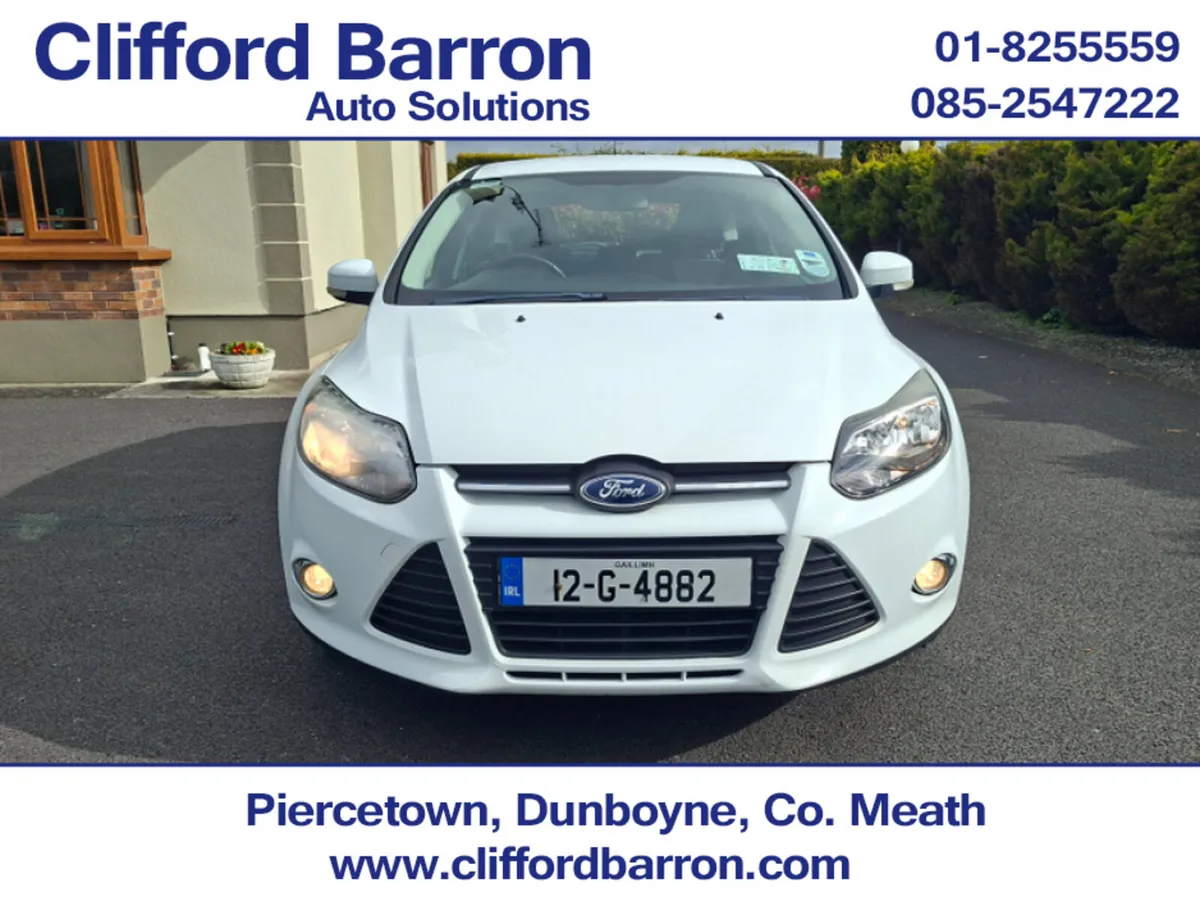 Ford Focus 1.6 ZETEC 105PS 5DR - Image 3