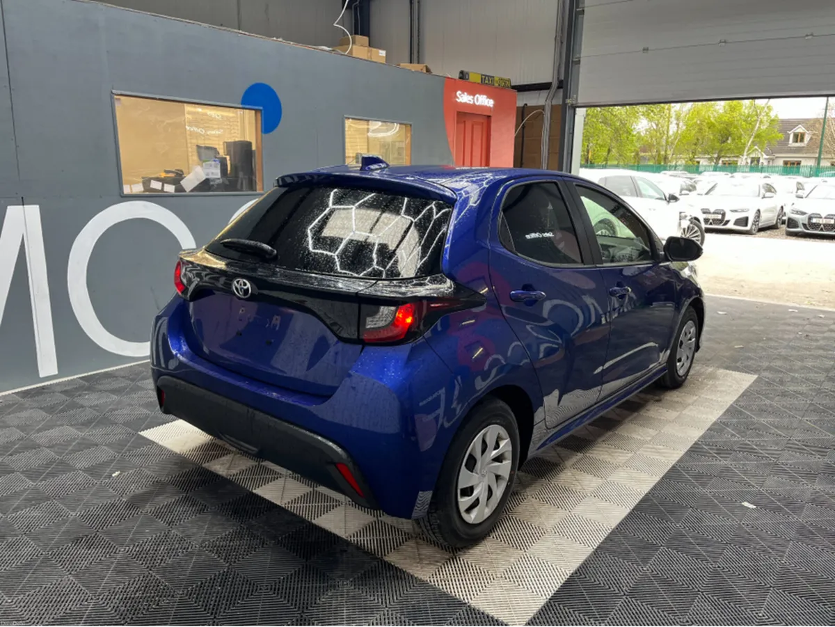 Toyota Yaris 2022 TOYOTA YARIS G SAFETY 1.0 AUTOMA - Image 2
