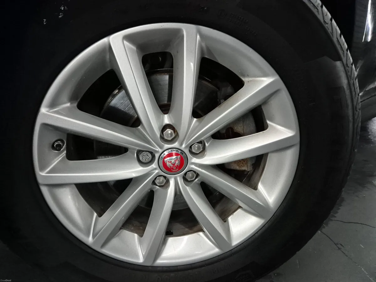 Jaguar F-Pace 2016 - Image 2