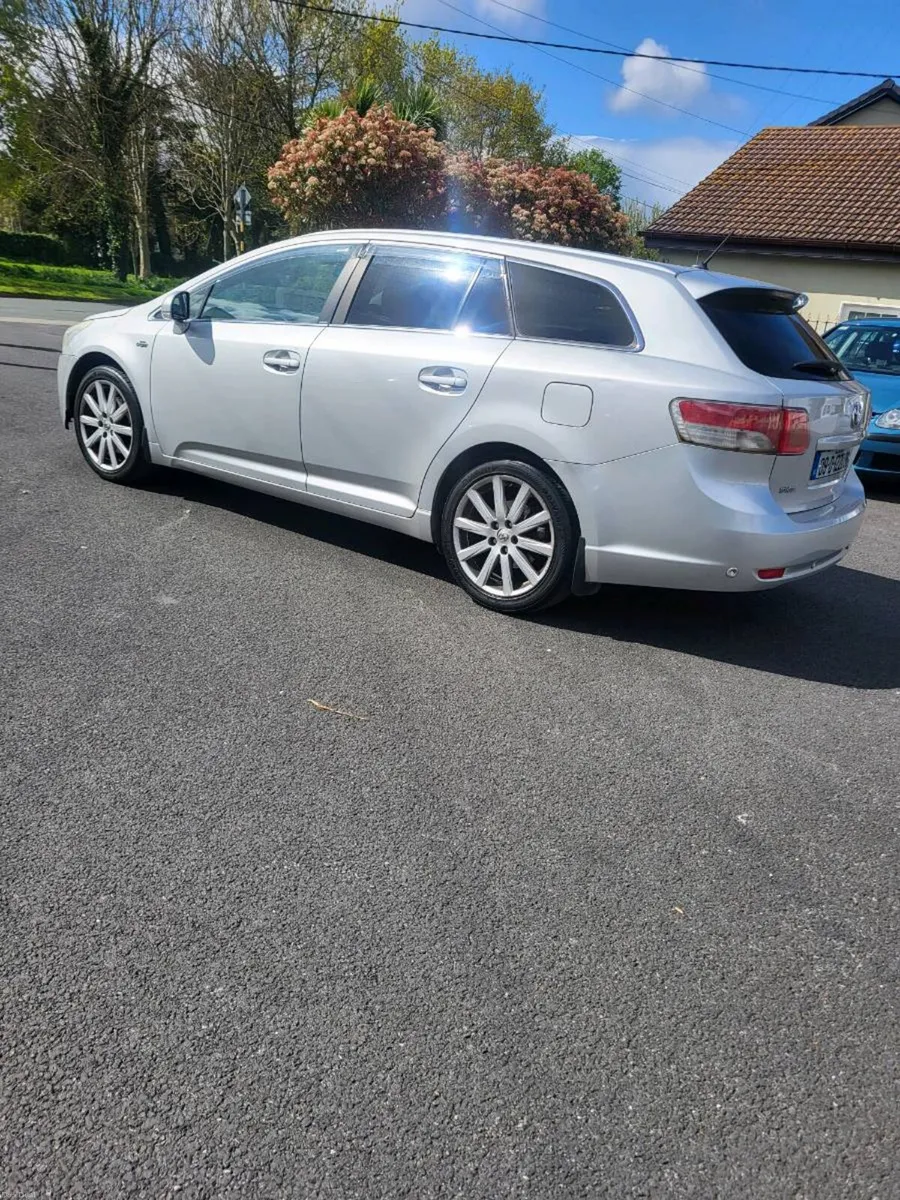Toyota avensis estate automatic with nct and tax - Image 2