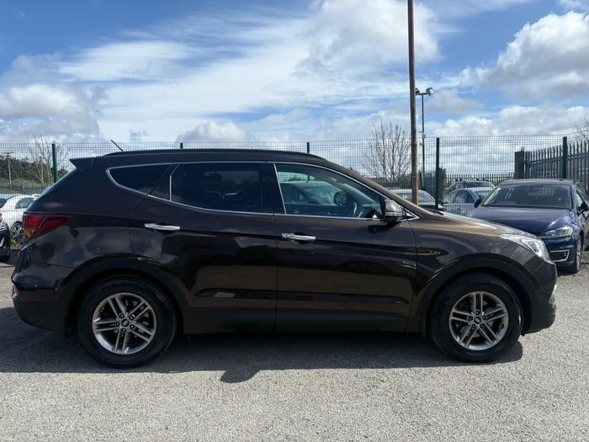 2016 Hyundai Santa Fe AWD Executive 2.2L Diesel - Image 2