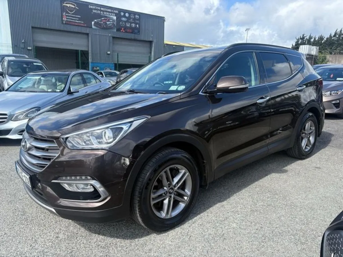2016 Hyundai Santa Fe AWD Executive 2.2L Diesel - Image 4