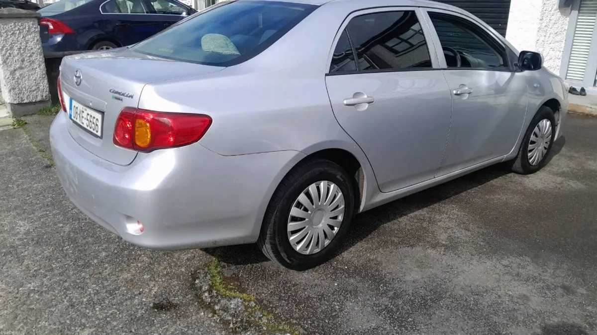 Toyota corolla - Image 2