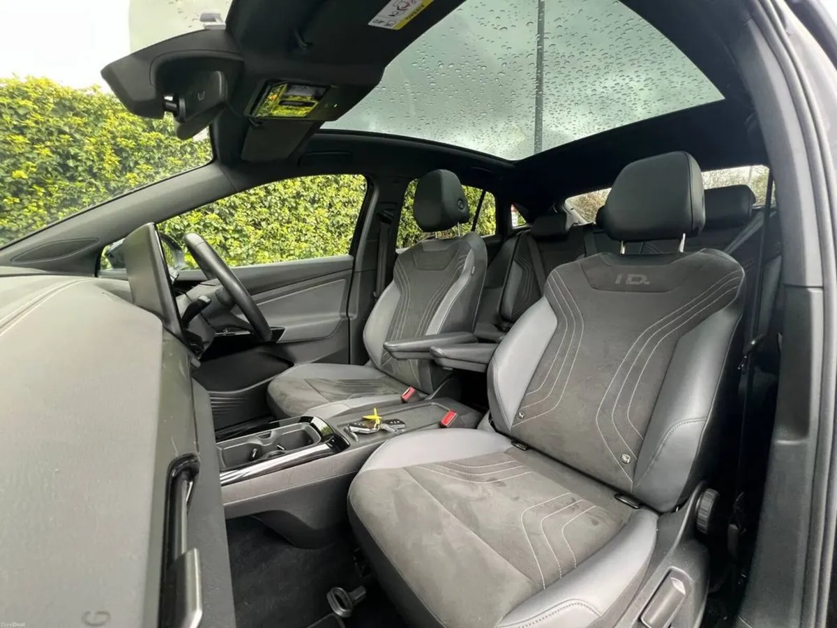 Volkswagen ID.5 PRO FAMILY 77KWH // PANORAMIC SUNR - Image 2