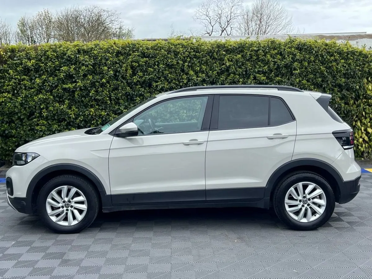 Volkswagen T-Cross LIFE 1.0 TSI // APPLE CARPLAY/A - Image 3