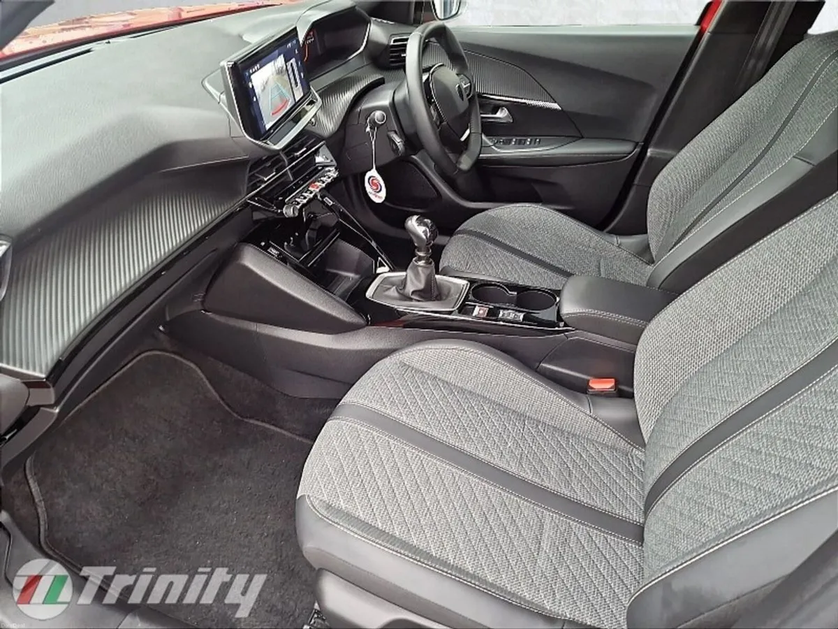 Peugeot 2008 ** KEY LESS START ** LOW MILEAGE ** T - Image 6