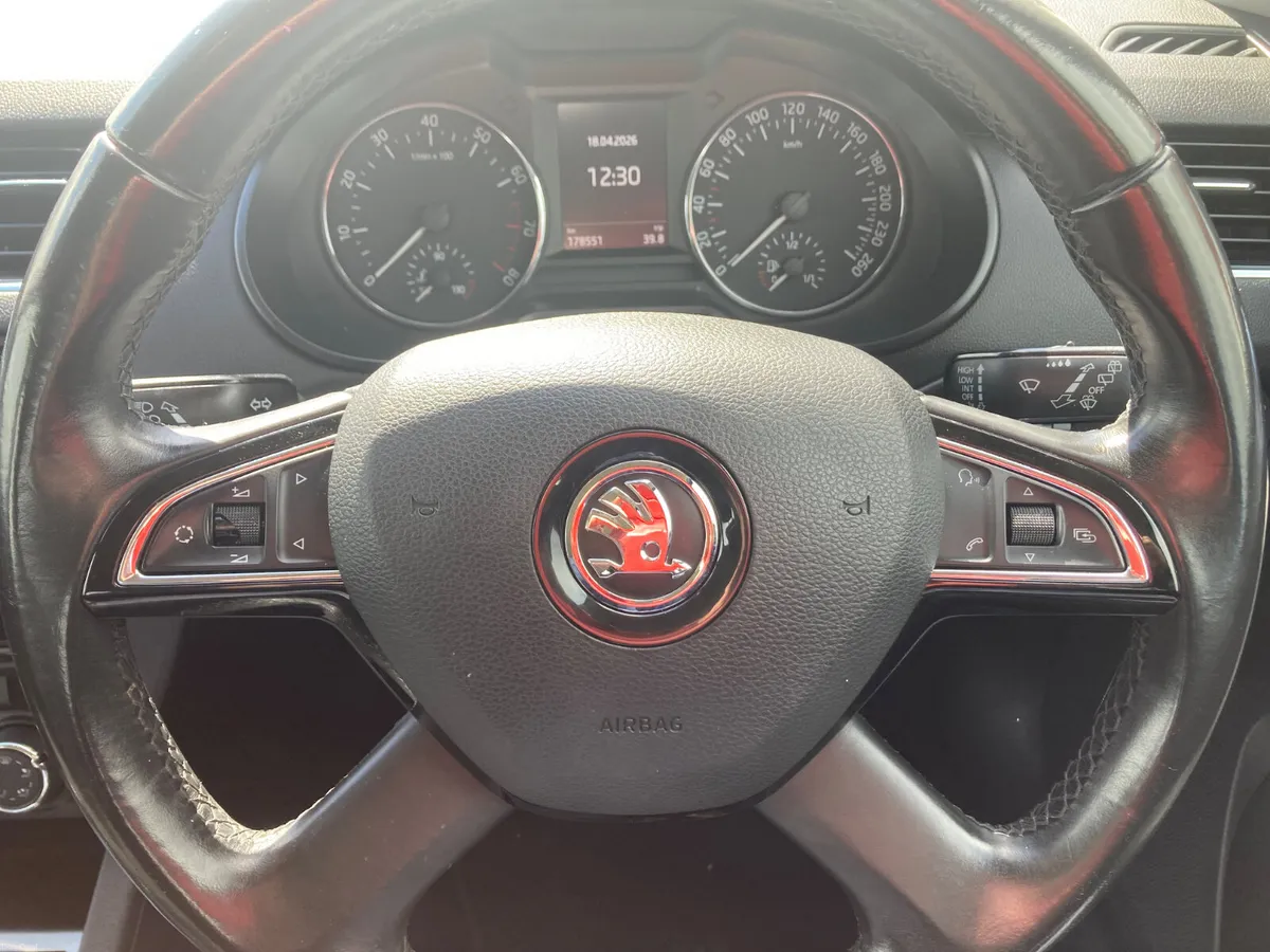 Skoda Octavia 2015 Petrol 1.2 - Image 4