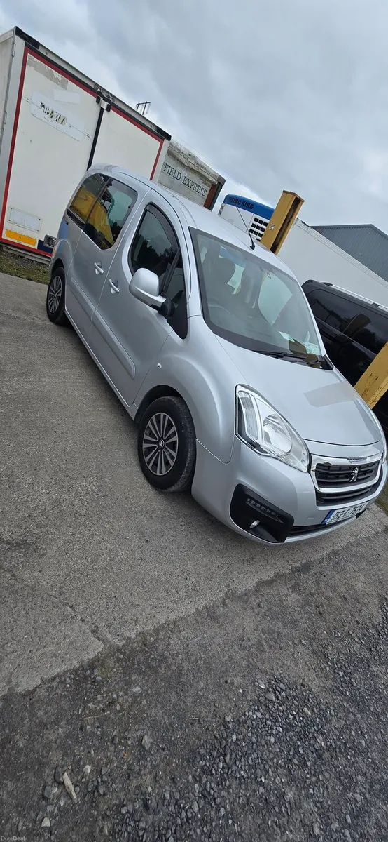 *** TAXI ****Peugeot Partner 2016 - Image 1