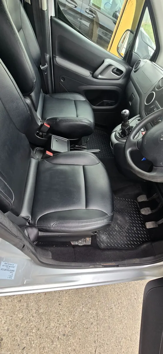 *** TAXI ****Peugeot Partner 2016 - Image 2