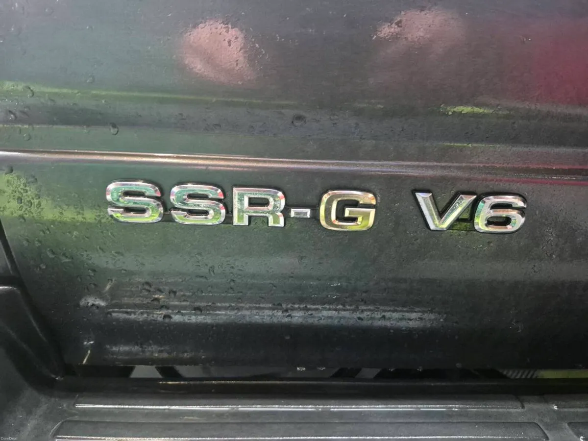 Hilix Surf 1993 3.0 V6 Auto - Image 2