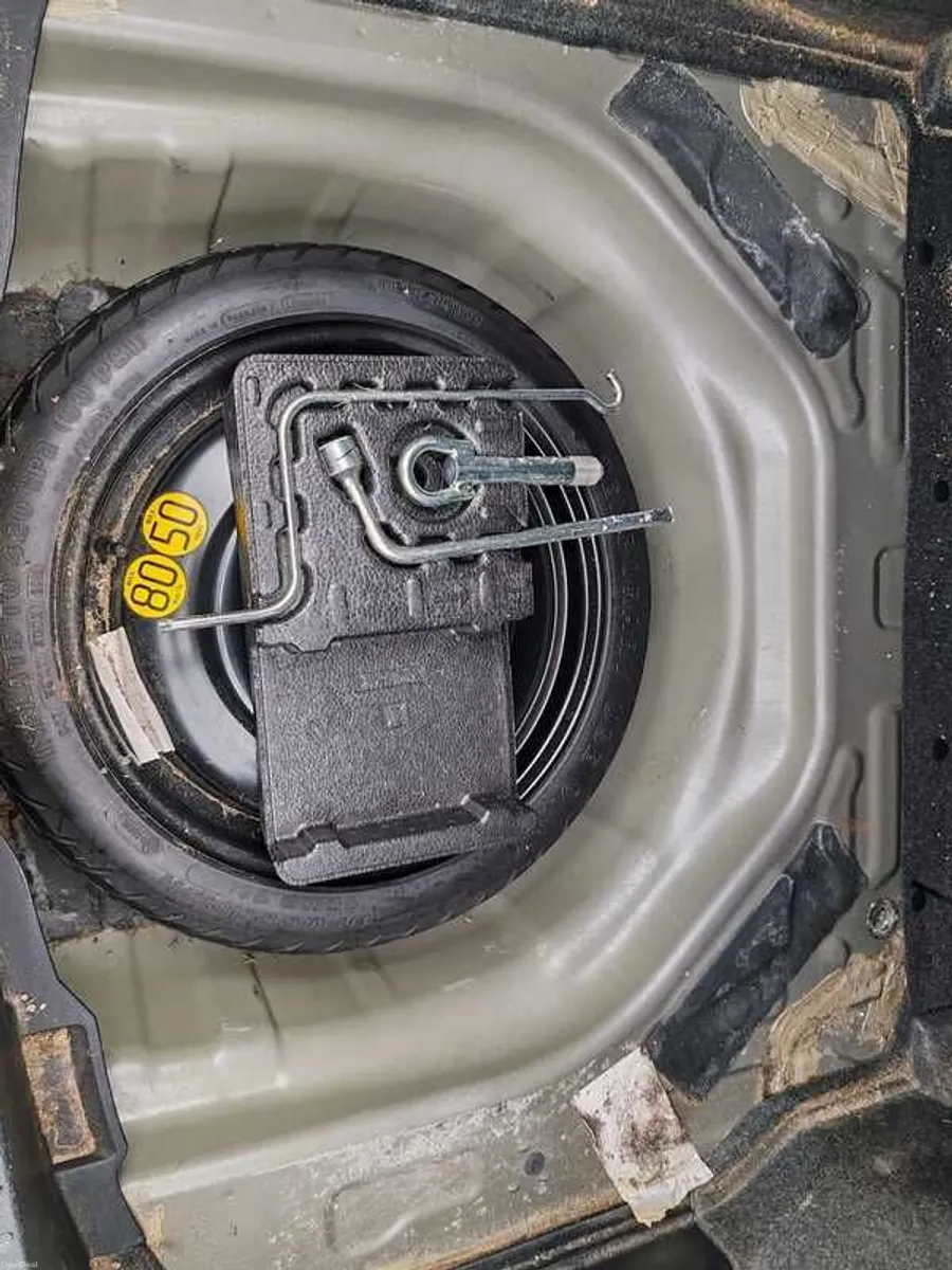 2014 Toyota Corolla Luna - Image 3