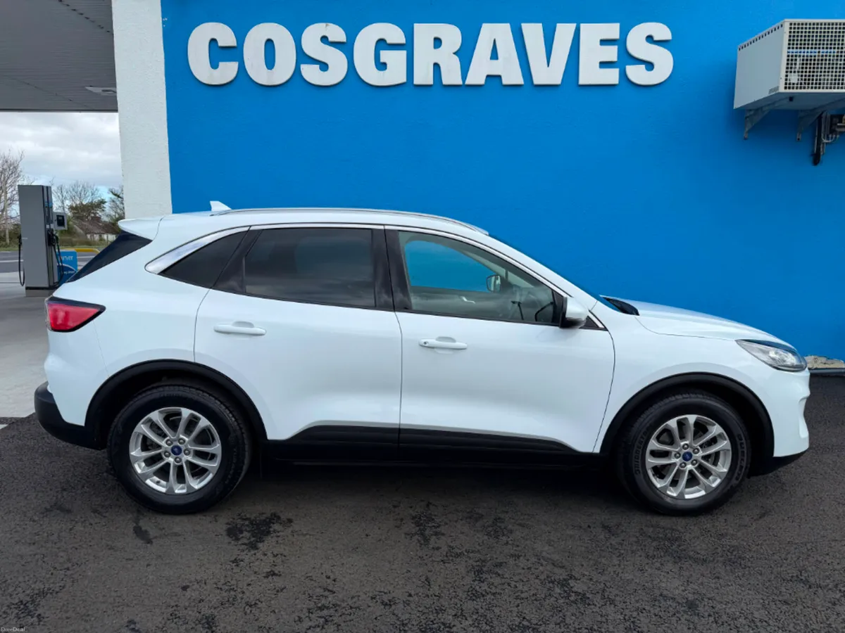 Ford Kuga Titanium 1.5TD120 S6.2 M6 * REVERSING CA - Image 2