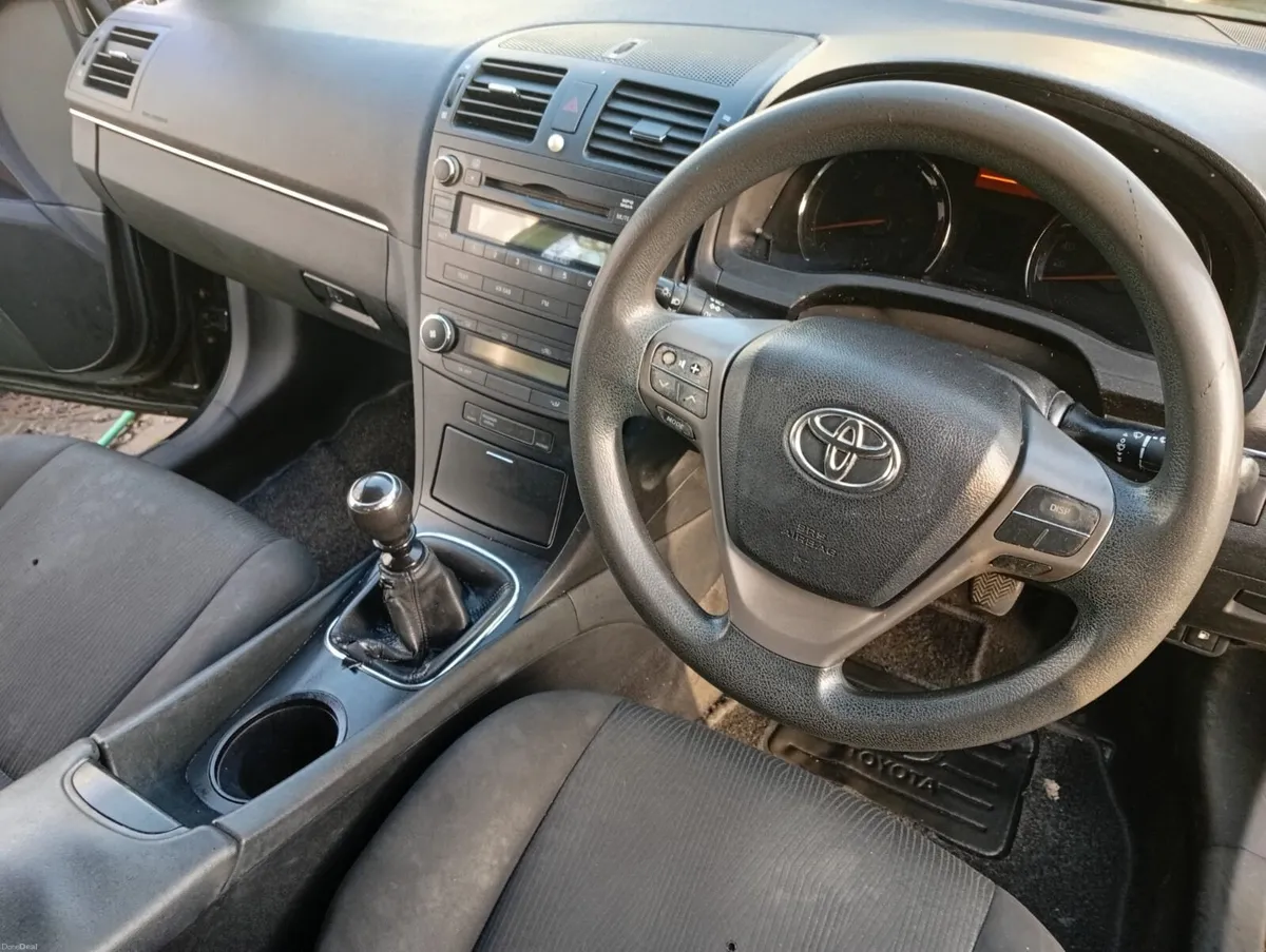 Toyota advensis - Image 3