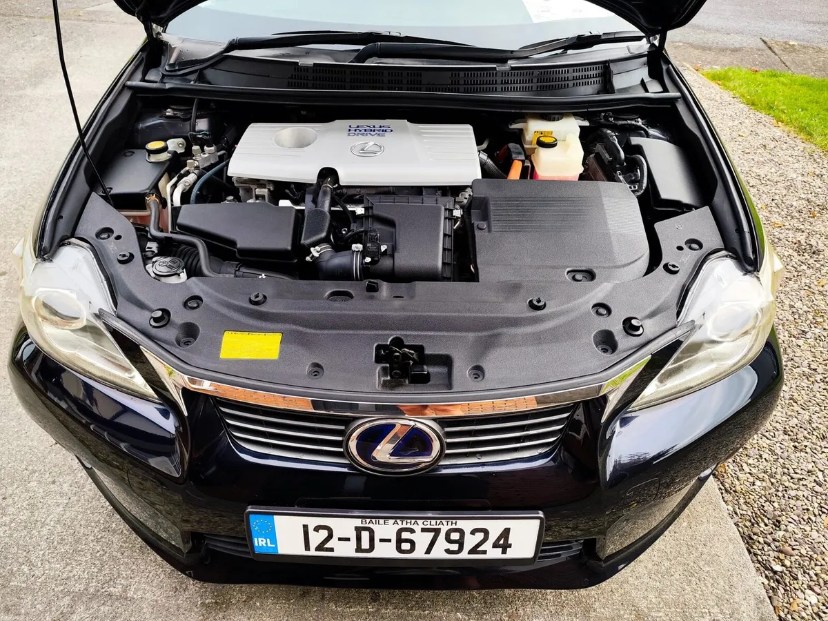 Lexus CT200H 2012 - Image 3