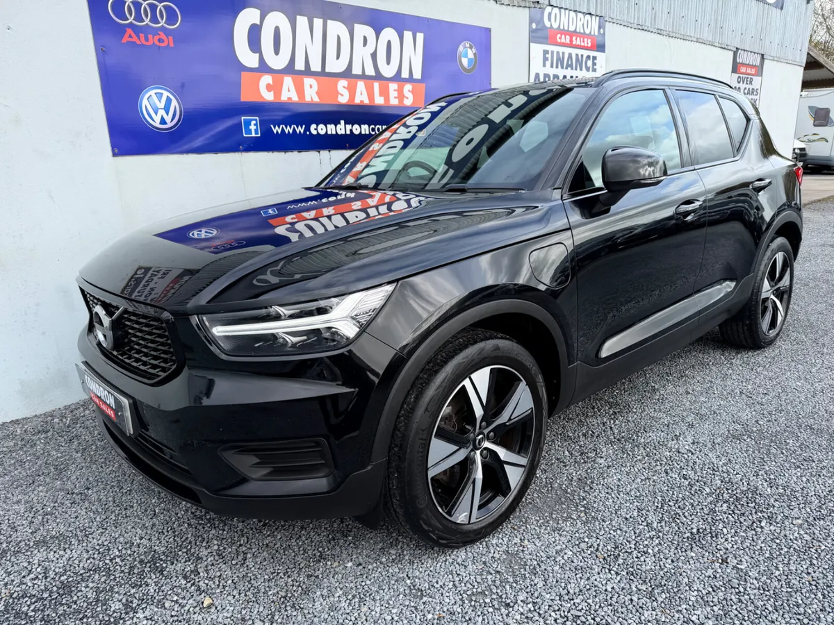 2022 VOLVO XC40 R-DESIGN T4 RECHARGE - Image 1