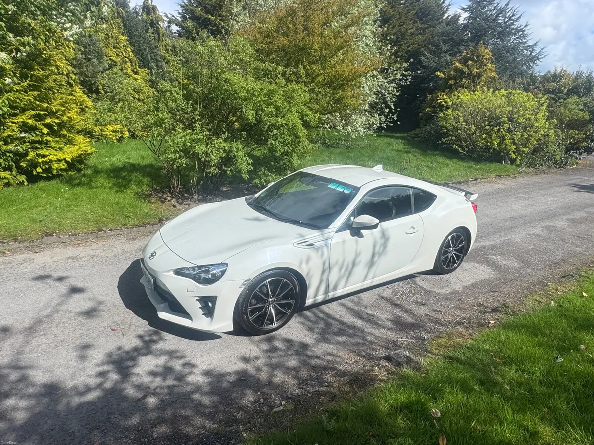 17 Toyota GT86 2.0 AUTOMATIC.. IRISH CAR - Image 4