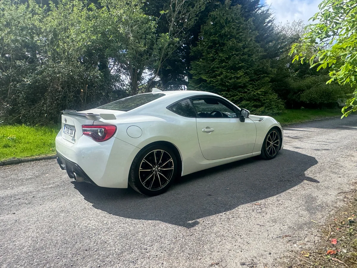 17 Toyota GT86 2.0 AUTOMATIC.. IRISH CAR - Image 2