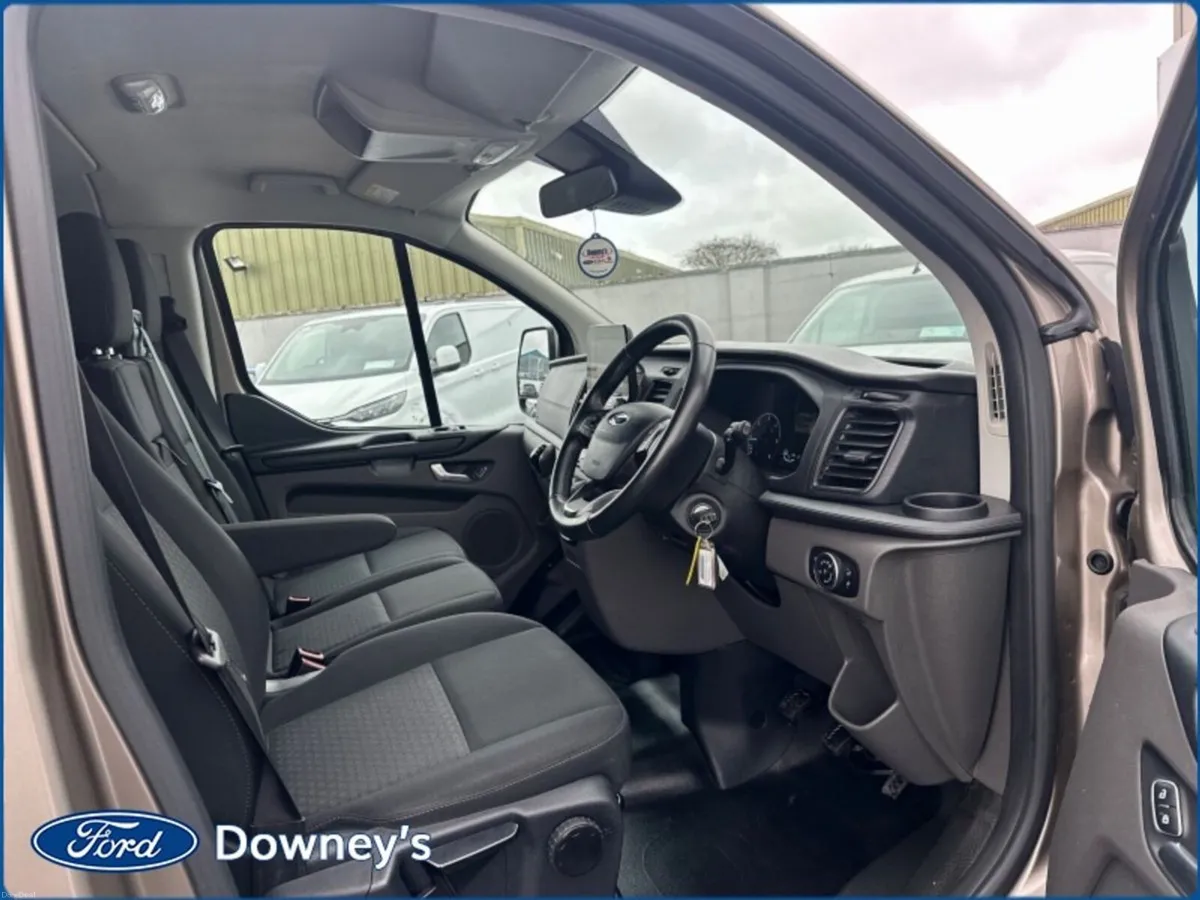 Ford Transit Custom 2.0 TD KOMBI 9-SEATER - Image 2
