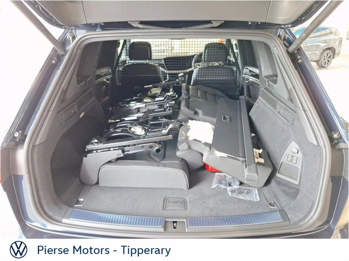 Volkswagen Touareg R-LINE 3.0TDI 4M 231BHP FINAL E - Image 4