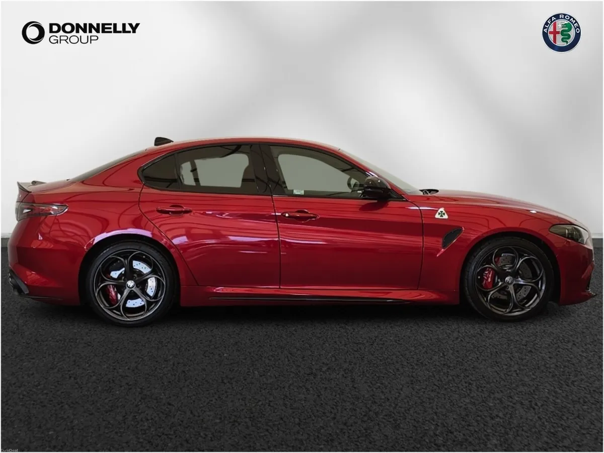 Alfa Romeo Giulia Saloon Quadrifoglio - Image 3
