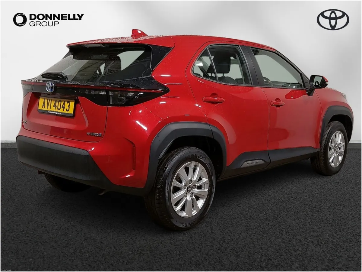 Toyota Yaris Cross Estate Icon - Image 4