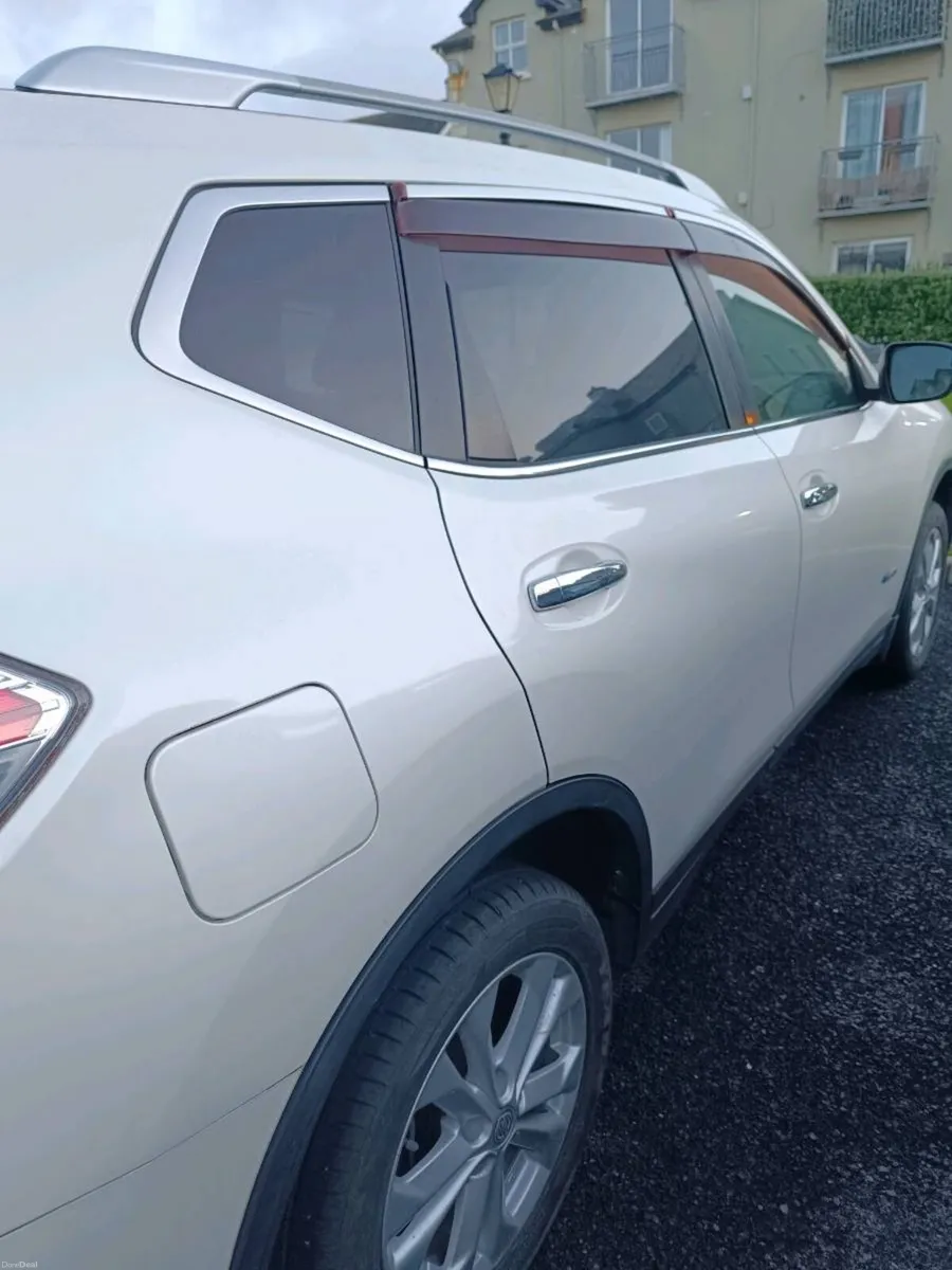 2015 - Nissan X-Trail -Hybrid - petrol - automatic - Image 4