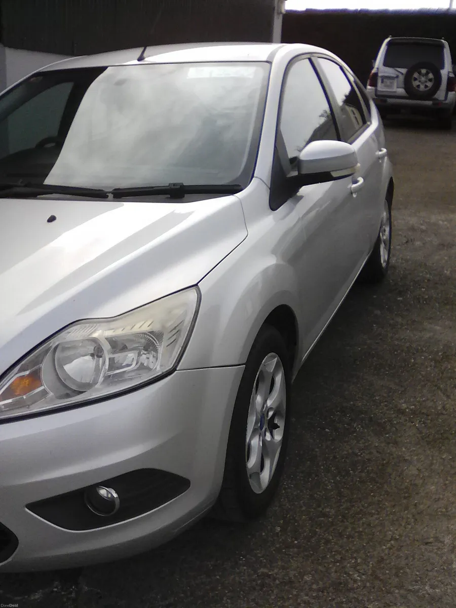 Ford Focus 2011 - Image 2