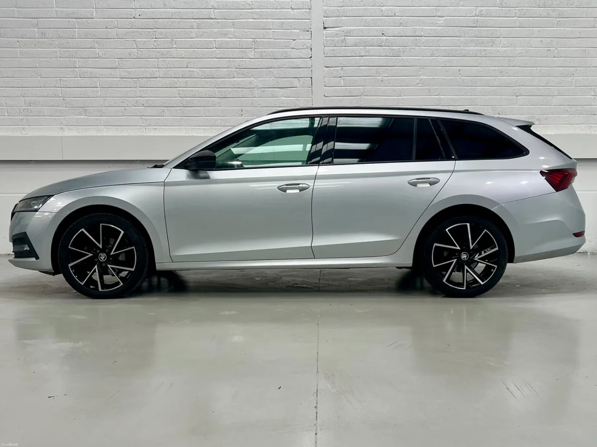 Skoda Octavia Combi Ambition 2.0TDI 6 Speed Manual - Image 4